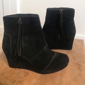 Toms Desert Wedge Suede Booties Black Sz 7.5